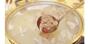 广东春天煲什么汤好，美味清汤羊肉煲做法分享